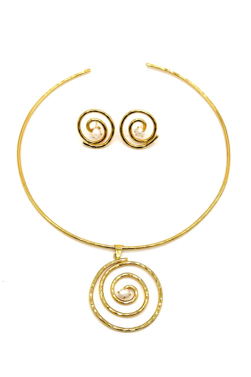 GARGANTILLA SARAI PERLA CULTIVADA BRONCE ORO