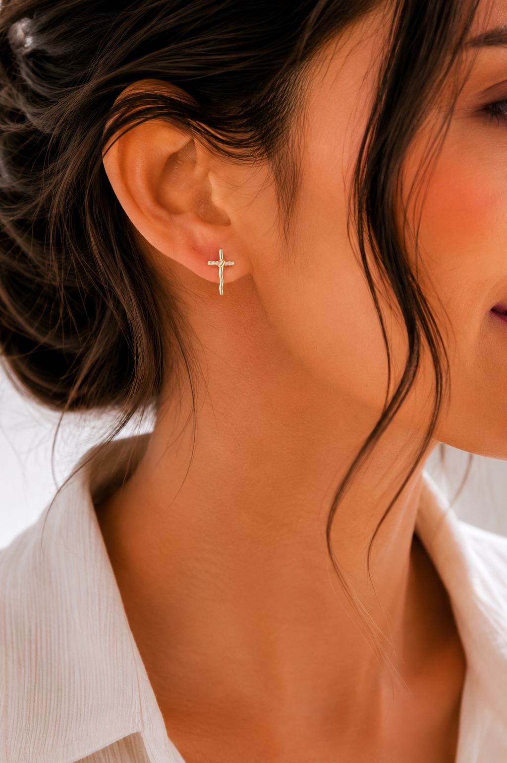 ARETES CRUZ ORO LAMINADO 18K