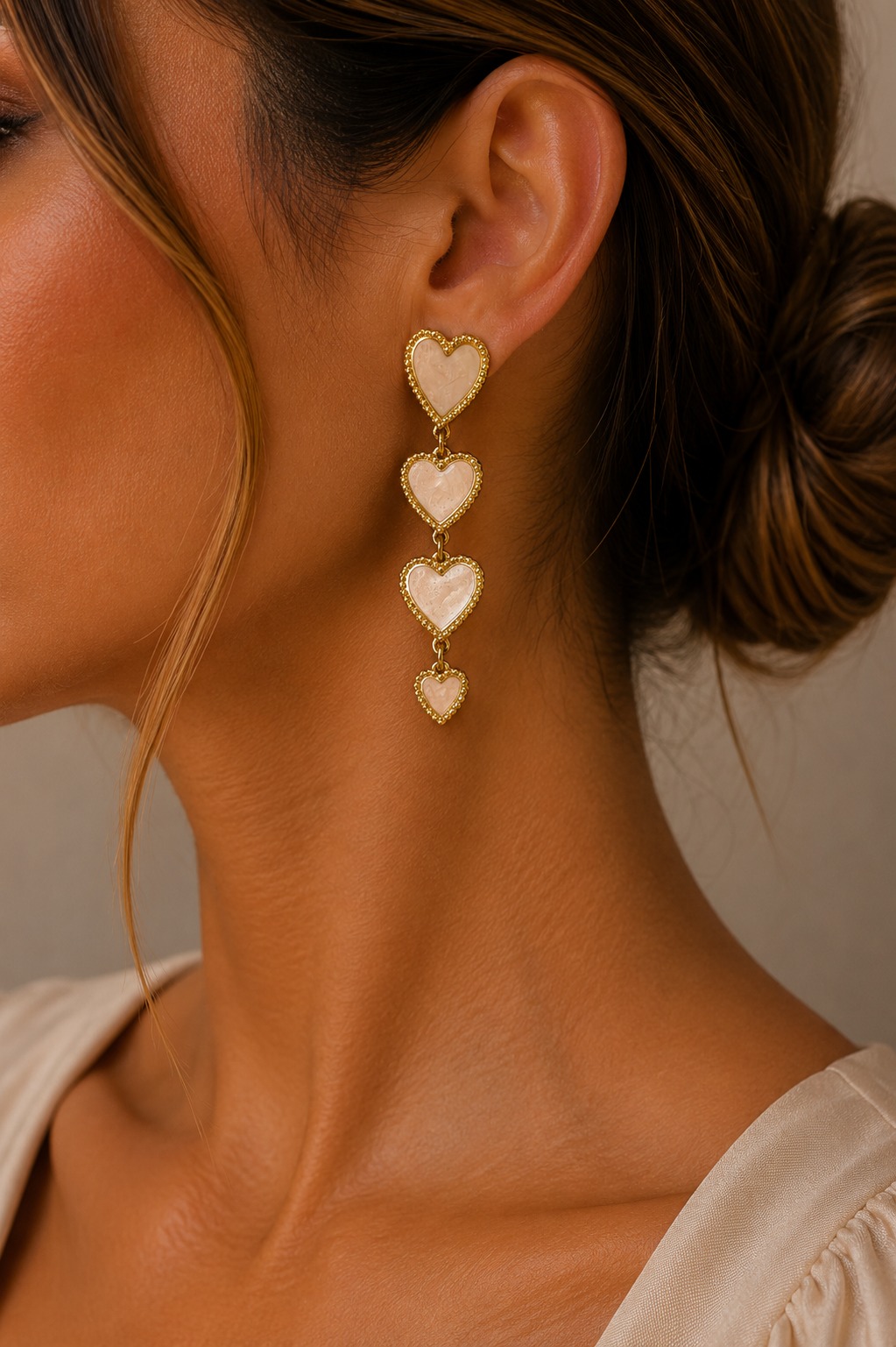 ARETES CORAZÓN ZAMAK BAÑO 24K