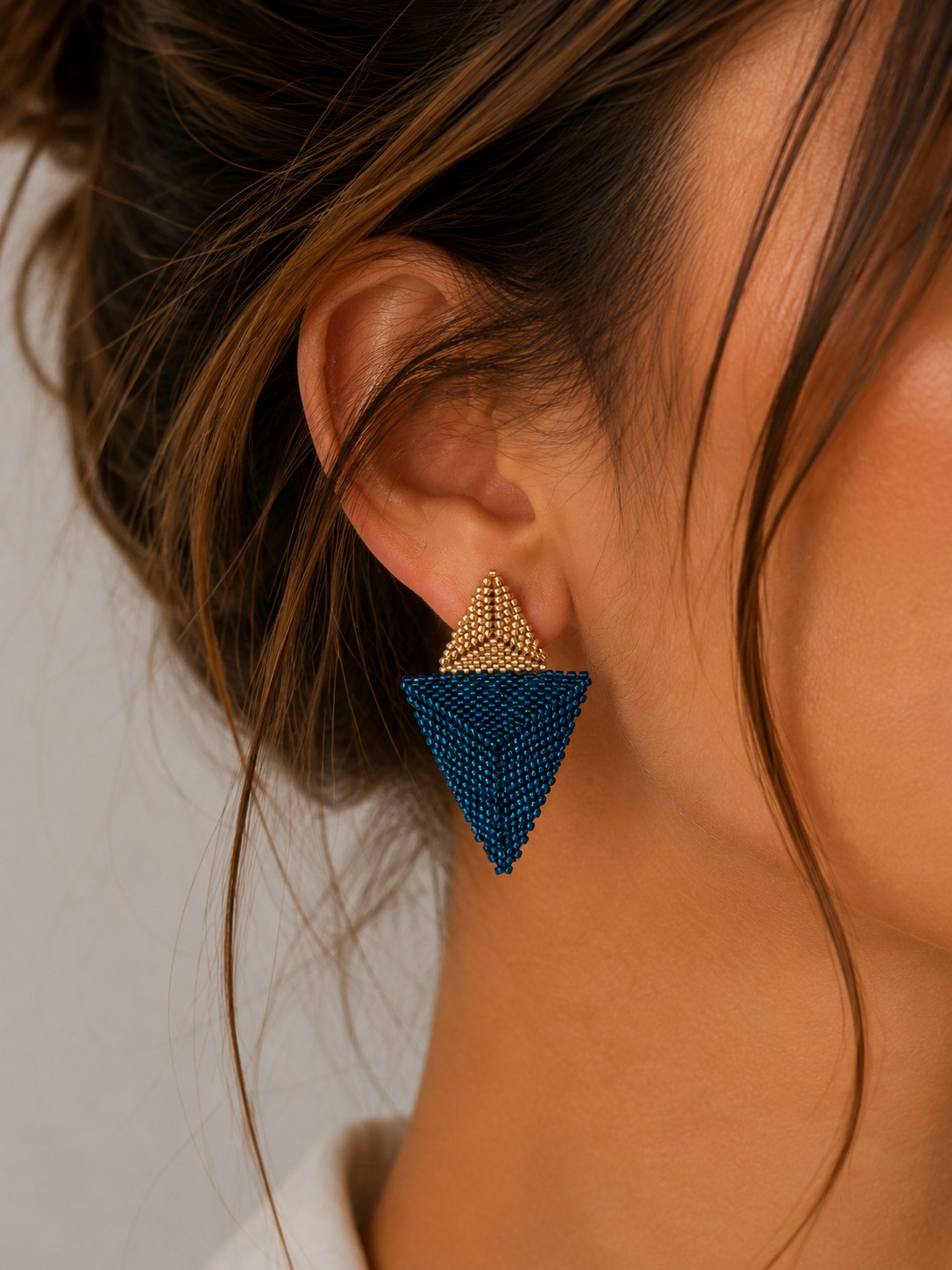 ARETES TRIÁNGULO MIYUKI