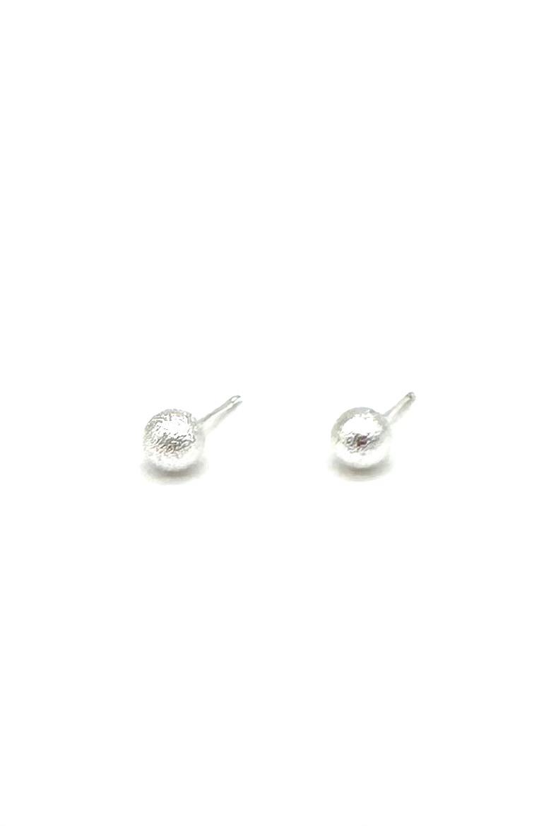 ARETES TOPO PLATINADO MATIZADO